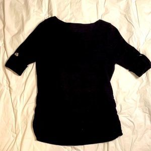 Apt 9 Black knit fitted top size M  ruched sides/textured design silver buttons